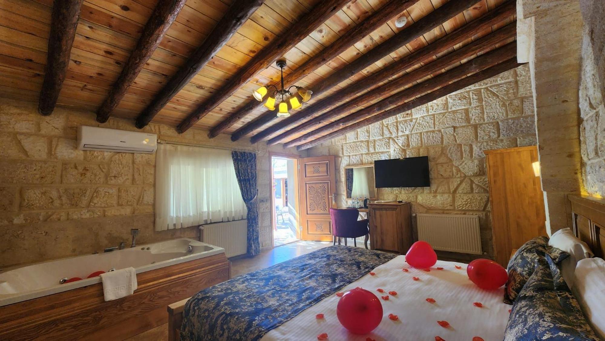 Yildiz Hotel Юргюп Екстериор снимка